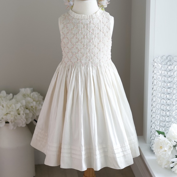 Ivory Silk Smocked Dress Girls Size 4 Special Occasion Flower Girl GORGEOUS - Picture 1 of 9
